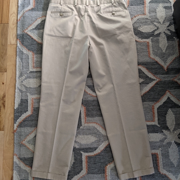 Jos A Bank travelers pleated pant - Picture 4 of 5